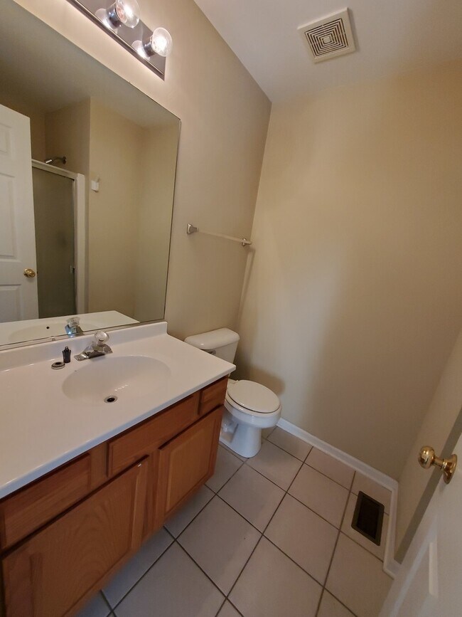 Building Photo - 832 Cherry Creek Dr
