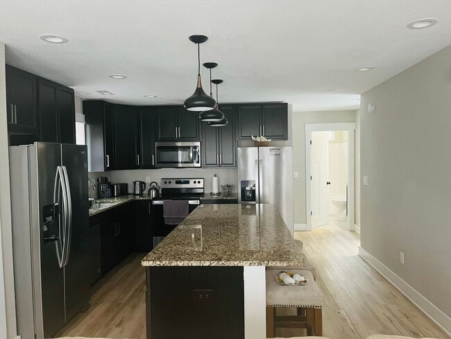 Building Photo - 4 Bedroom 3 bath House Available 4/10