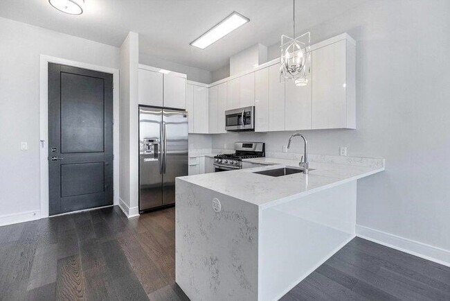 Building Photo - 119 Peter St