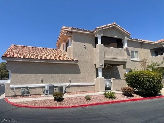 Building Photo - 3327 Erva St