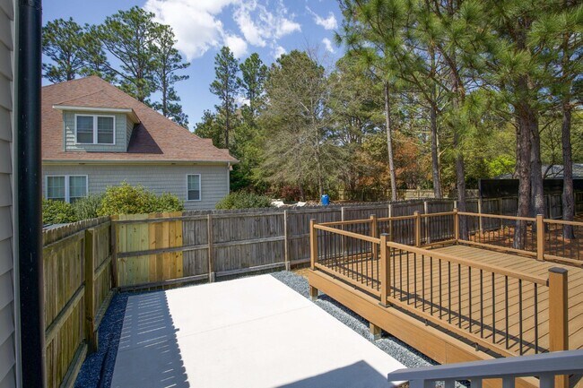 Building Photo - "Spacious and Inviting 2620 sq. ft. Home i...