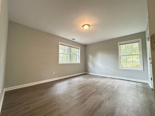 Building Photo - 190 Stanhope Cir NW
