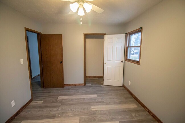 Building Photo - Completely Renovated and Affordable 3 BR Home
