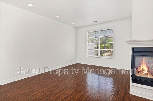 Building Photo - 41829 St Thomas Ct