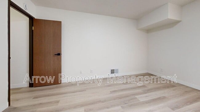 Building Photo - 201 E Arbor Ave