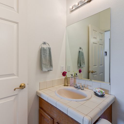 Building Photo - 25 Fir Ave