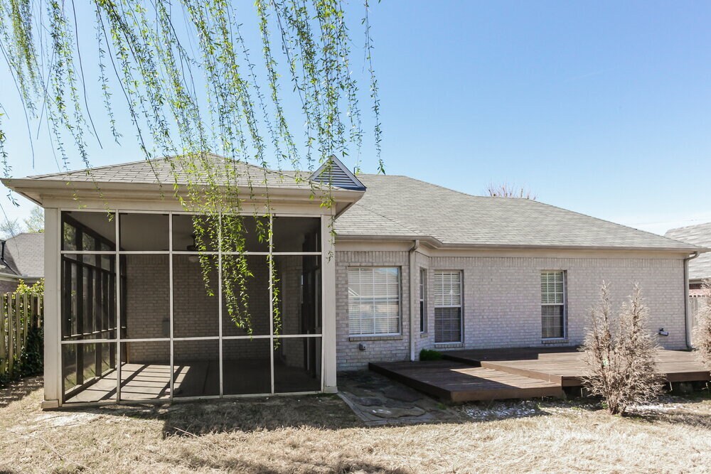 Building Photo - 984 Cully Rd
