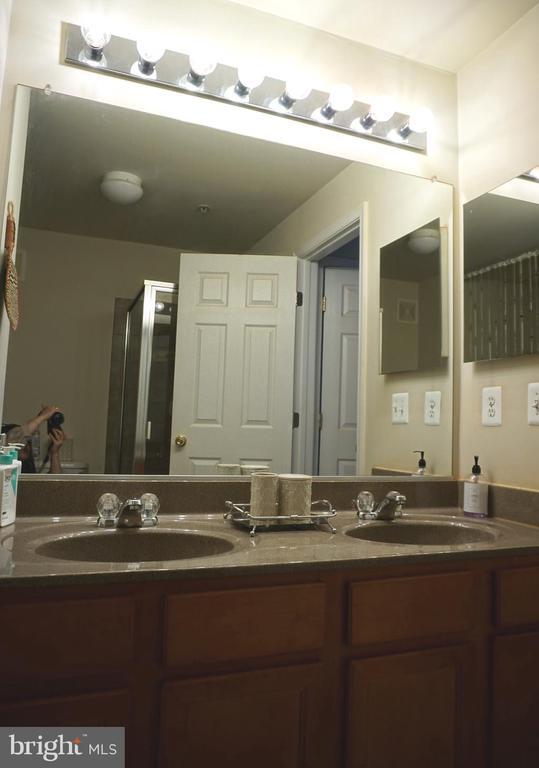 Building Photo - 901 Pine Forest Ln