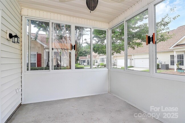Building Photo - 10212 Jacobs Creek Dr