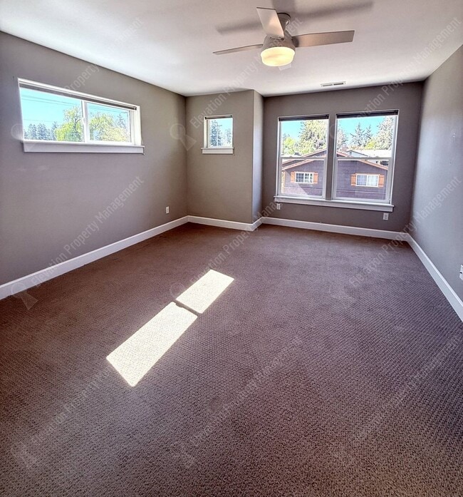 Building Photo - Modern 3 BR home in NE Bend near Orchard Park