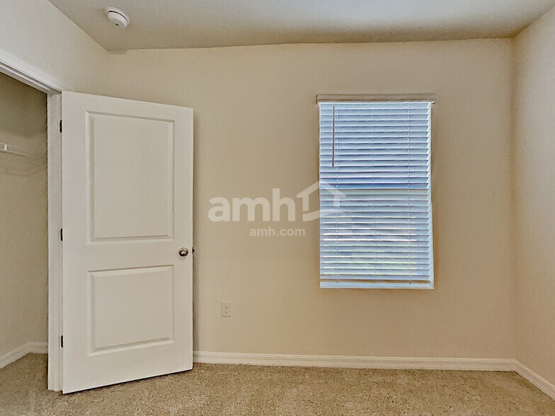 Building Photo - 2840 Greenleaf Ter