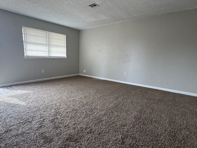 Building Photo - 6707 SW Beta Ave