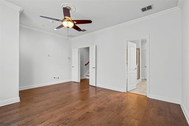 Building Photo - 720 E 1st St