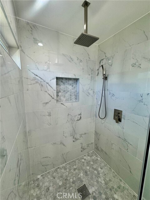 Building Photo - 8109 Cole St