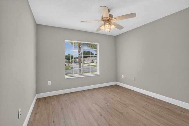 Building Photo - 557 Lindsay Anne Ct