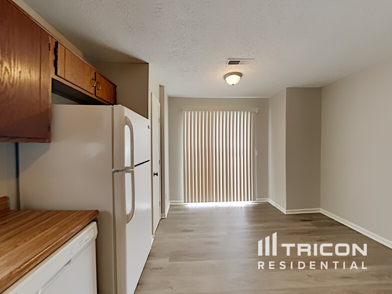 Building Photo - 3324 Oak Tree Dr S