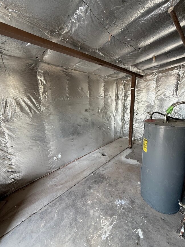 Building Photo - Townhome For rent