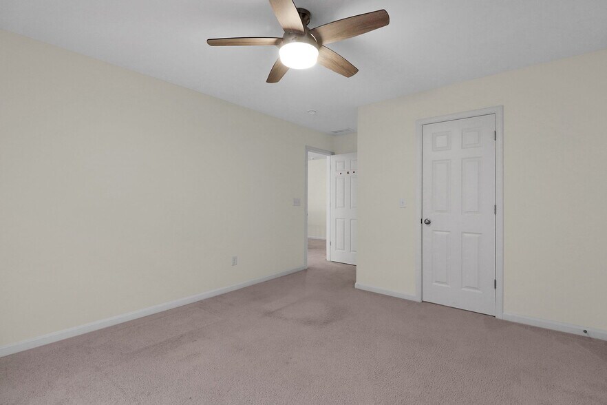 Building Photo - 6743 Palmetto Dr