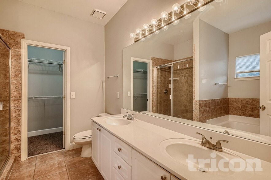 Building Photo - 9235 Raleigh Way