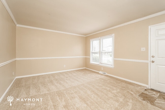 Building Photo - 355 Parkwood Ave