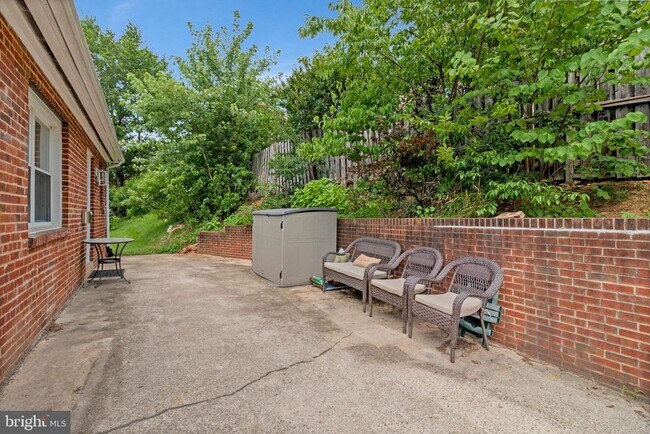Building Photo - 301 Moncure Dr