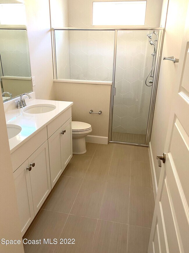 Building Photo - 8321 Paragrass Ave