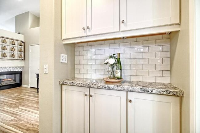Building Photo - 538 Donizetti Ave