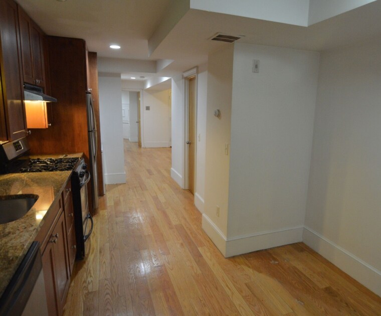 Building Photo - 64 Louis Prang St