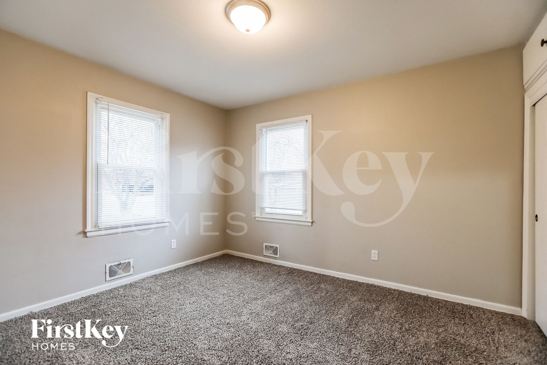 Building Photo - 10508 East 33rd Terrace S