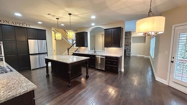 Building Photo - Stunning Cumming Executive Home, Hand Scraped Hardwoods, Custom Upgrades!