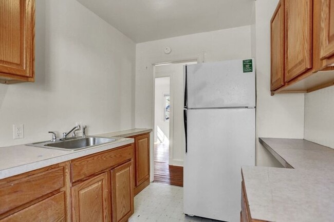 Building Photo - 412 Griffin Ave