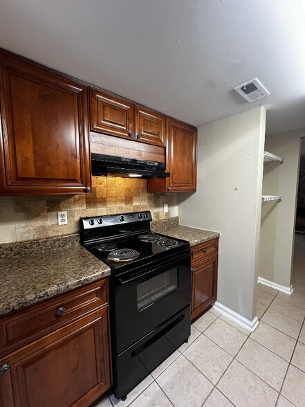 Building Photo - 6429 Baker Ct