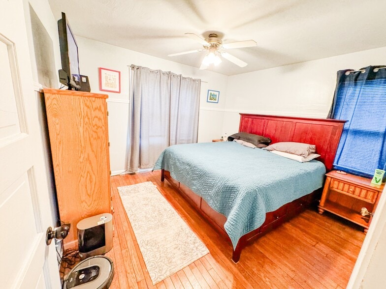 Building Photo - 308 Kenmore St