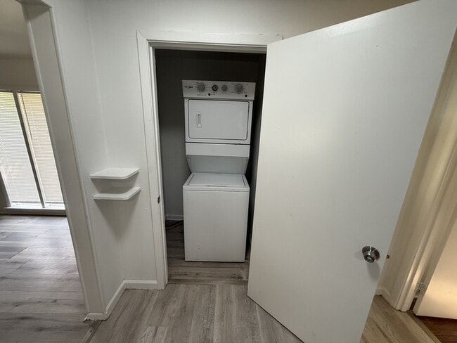 Building Photo - 914 Stratford Rd