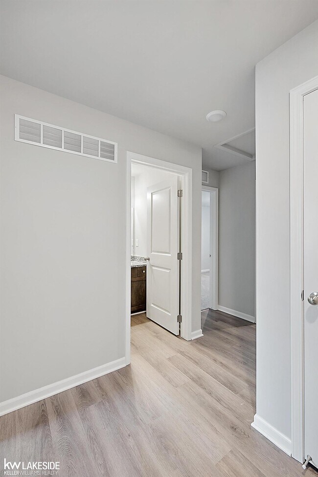 Building Photo - 51410 Tides Dr