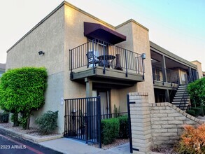 Building Photo - 2228 E Campbell Ave