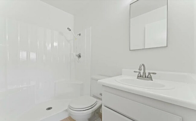 Building Photo - East Ventura Duplex – 2 Bedroom, 1.75 Bath...