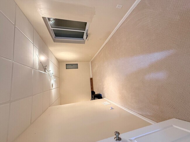 Building Photo - 3161 Hopewell Dr