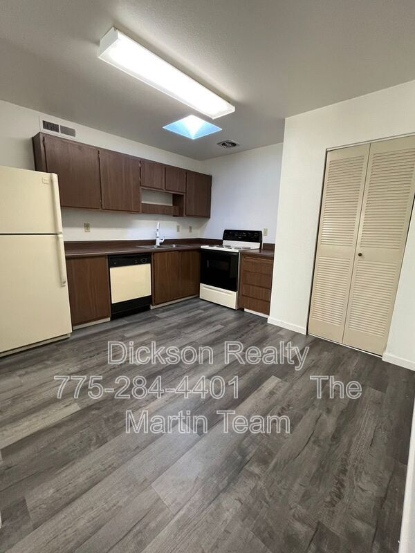 Building Photo - 1005 Baywood Dr