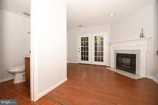 Building Photo - 601 N Tazewell St