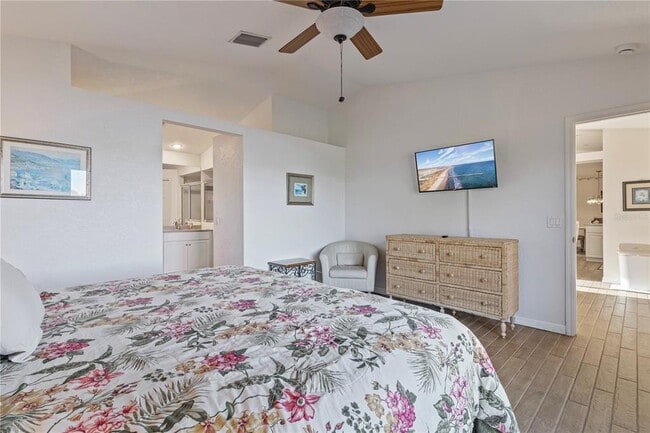 Building Photo - 6460 Blueberry Dr