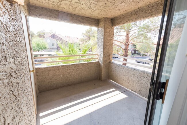 Building Photo - Now Available for Rent 2 Bedroom at Vizcaya