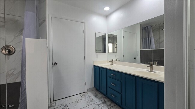 Building Photo - 5205 El Castano Ave