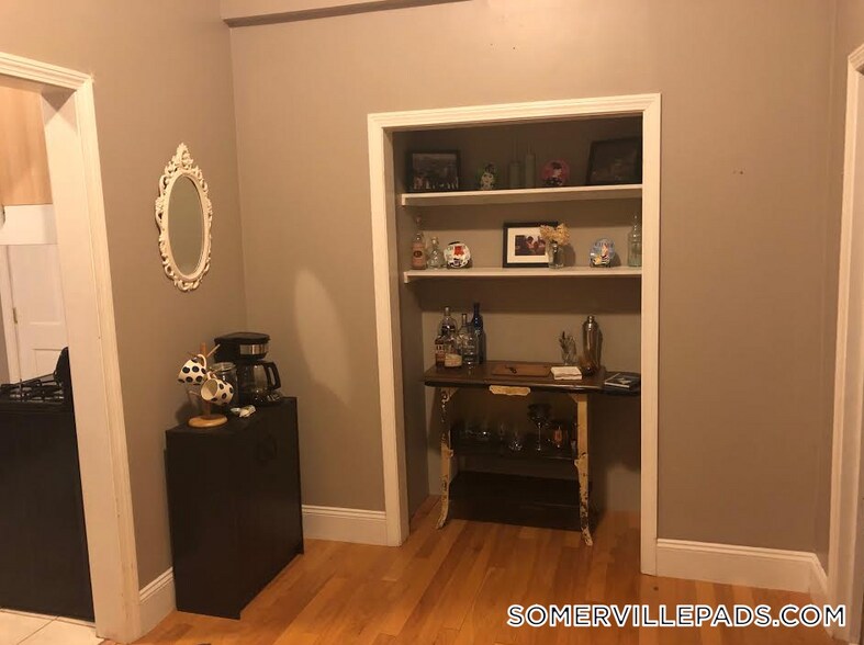 Building Photo - 358 Broadway