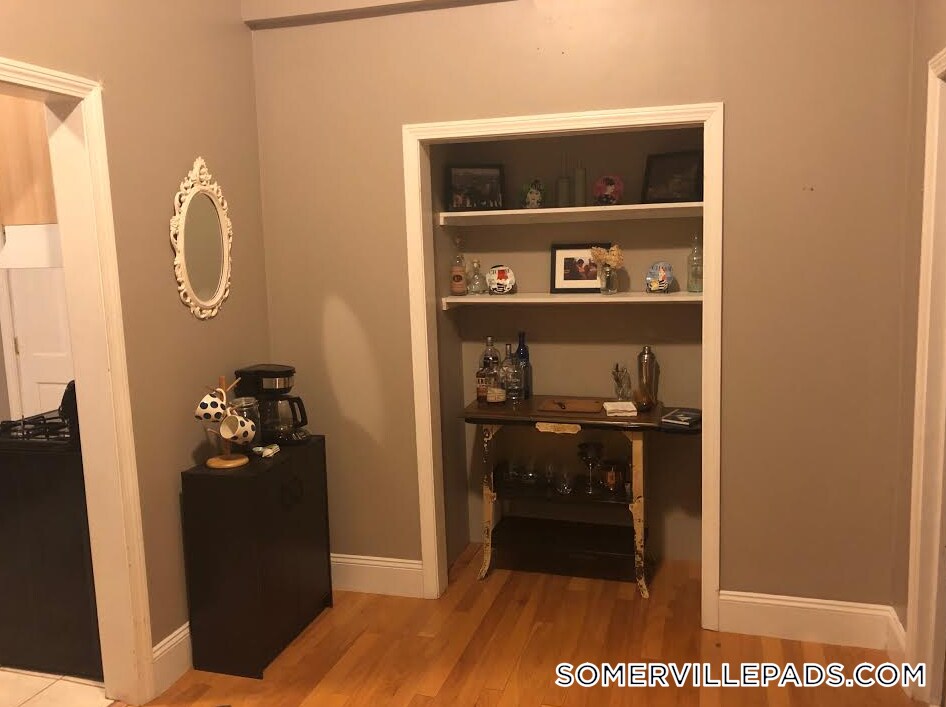 Building Photo - 358 Broadway