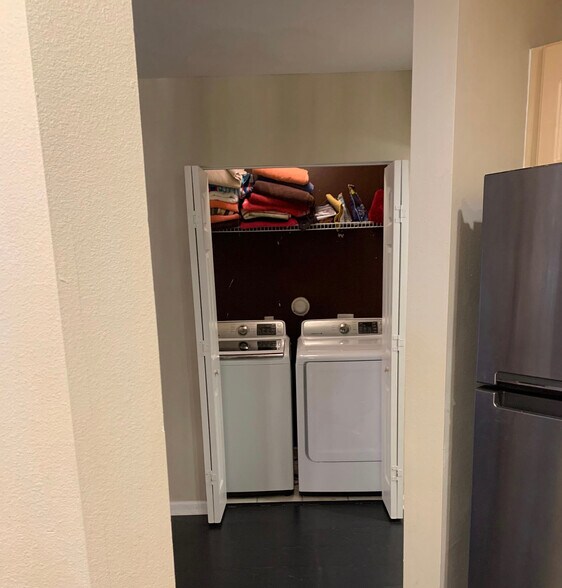 Laundry room - 1359 Avon Ln