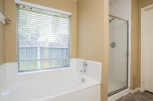 Building Photo - 16311 Pinion Ct