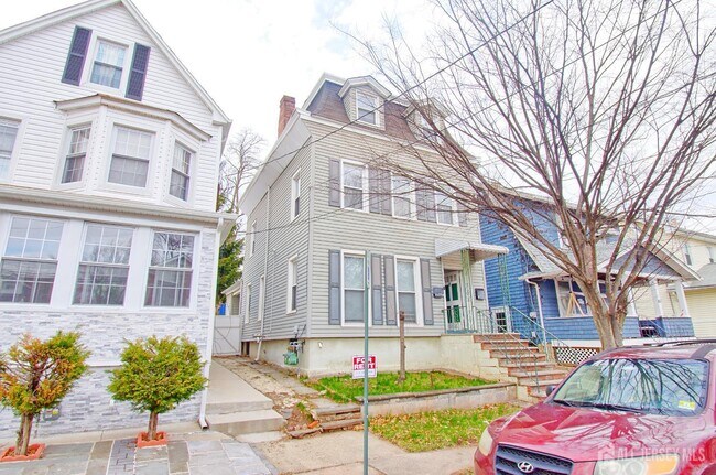 Building Photo - 1076 Fulton St