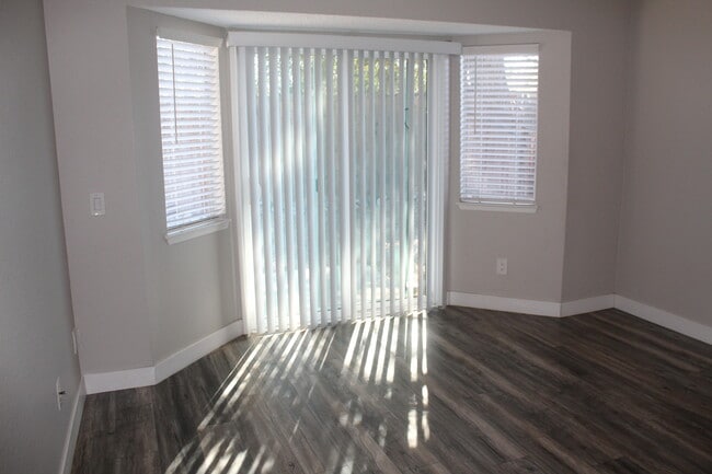 Building Photo - 2229 Rose Ave