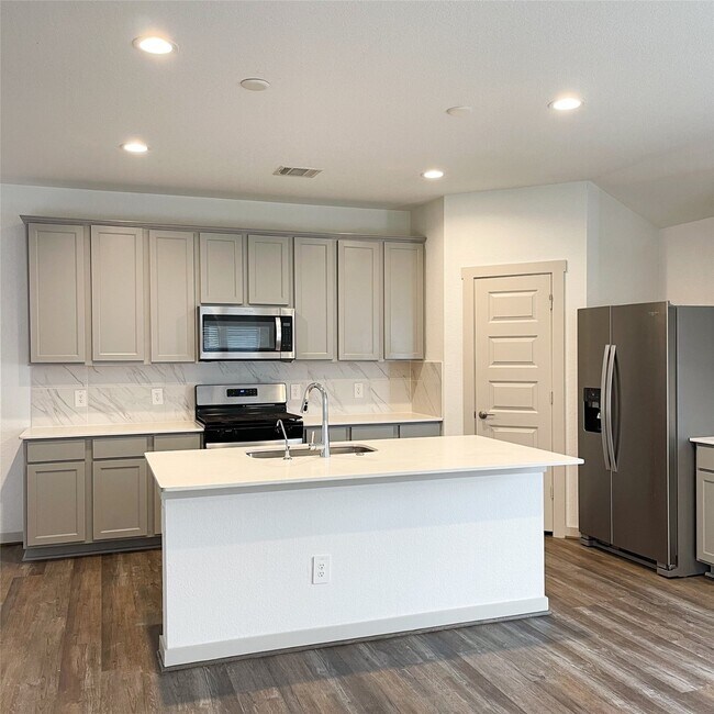 Building Photo - 6814 Bradford Ter Rd